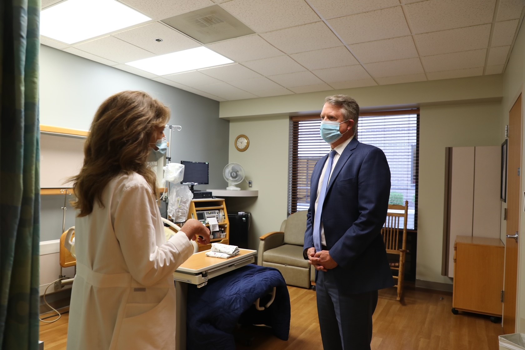 PHOTOS Sen. Marshall Tours Geary Community Hospital Senator Roger