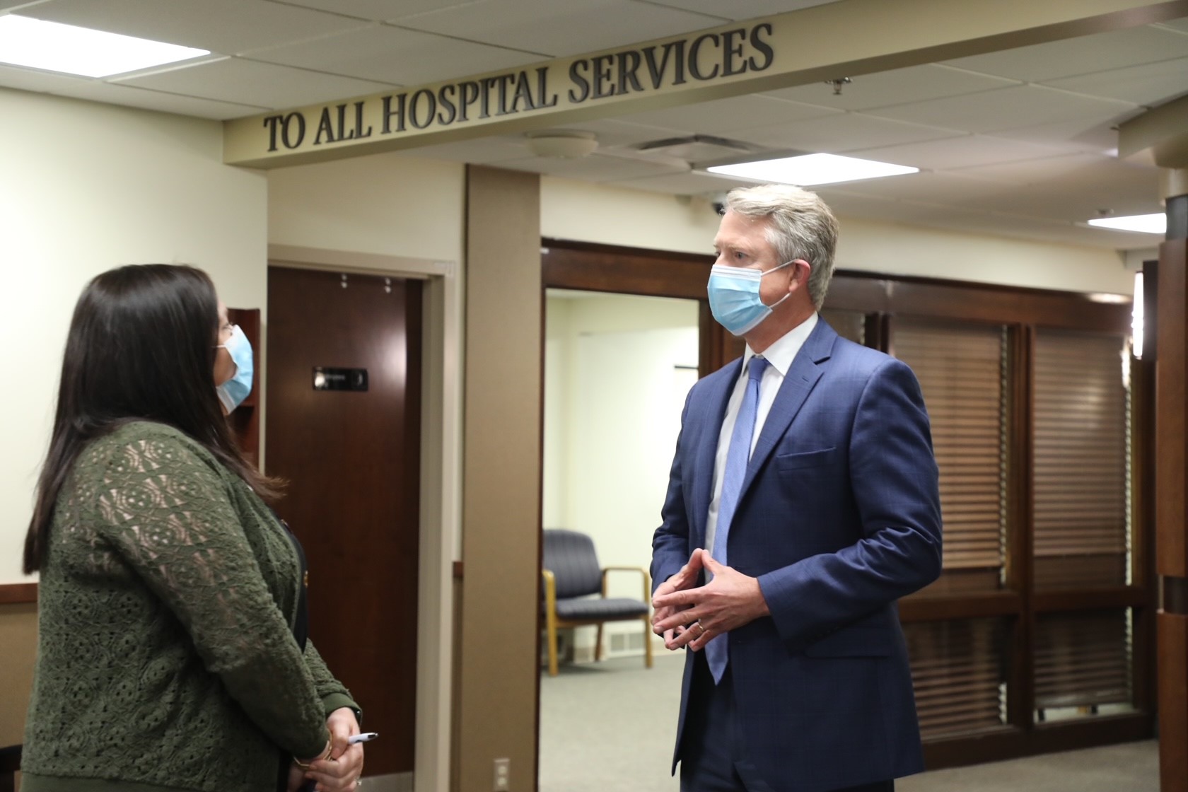 PHOTOS Sen. Marshall Tours Geary Community Hospital Senator Roger